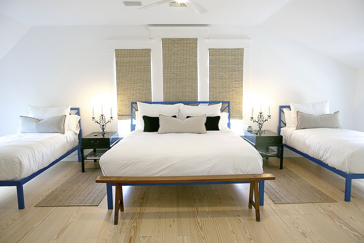 Basic Room, Multiple Beds, Non Smoking | Premium bedding, down duvets, memory-foam beds, individually decorated