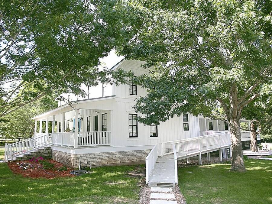 Fachada de la propiedad