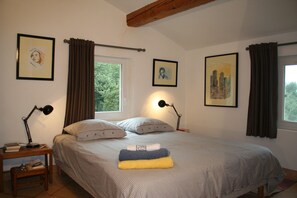 4 chambres, fer et planche à repasser, Wi-Fi gratuit, draps fournis