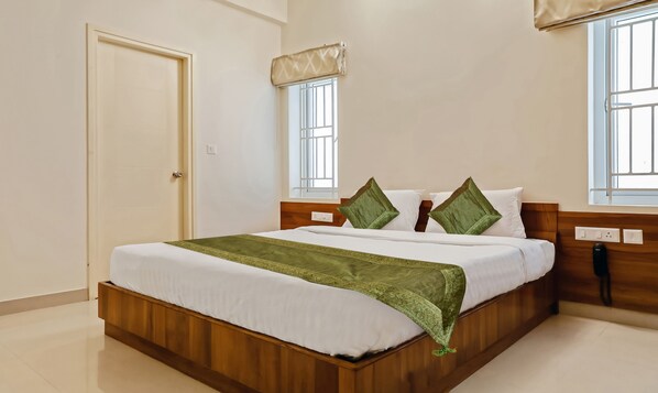 Quarto standard, 1 cama King, para não fumantes | 1 quarto, ferros/tábuas de passar roupa