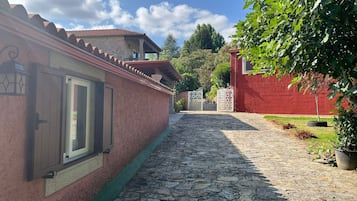 Enceinte de lâhĂ©bergement