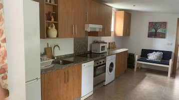 Refrigerador, microondas, horno y lavavajillas