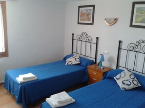 4 chambres, fer et planche à repasser, Wi-Fi gratuit, draps fournis