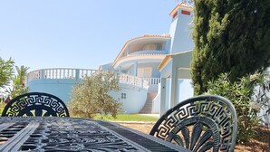 Property grounds - Villa with a privileged panoramic view (Loule)