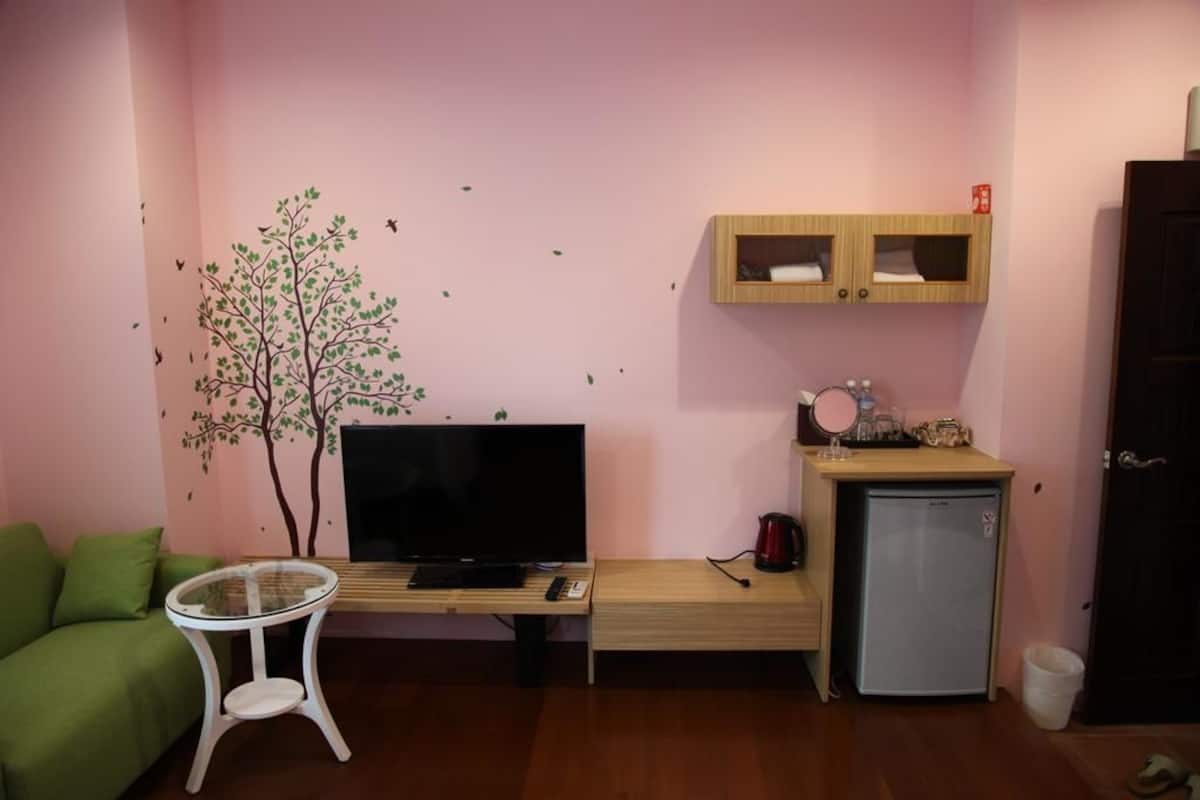 Basic Twin Room | Meja, langsir/tirai gelap terus, kalis bunyi, Wi-fi percuma