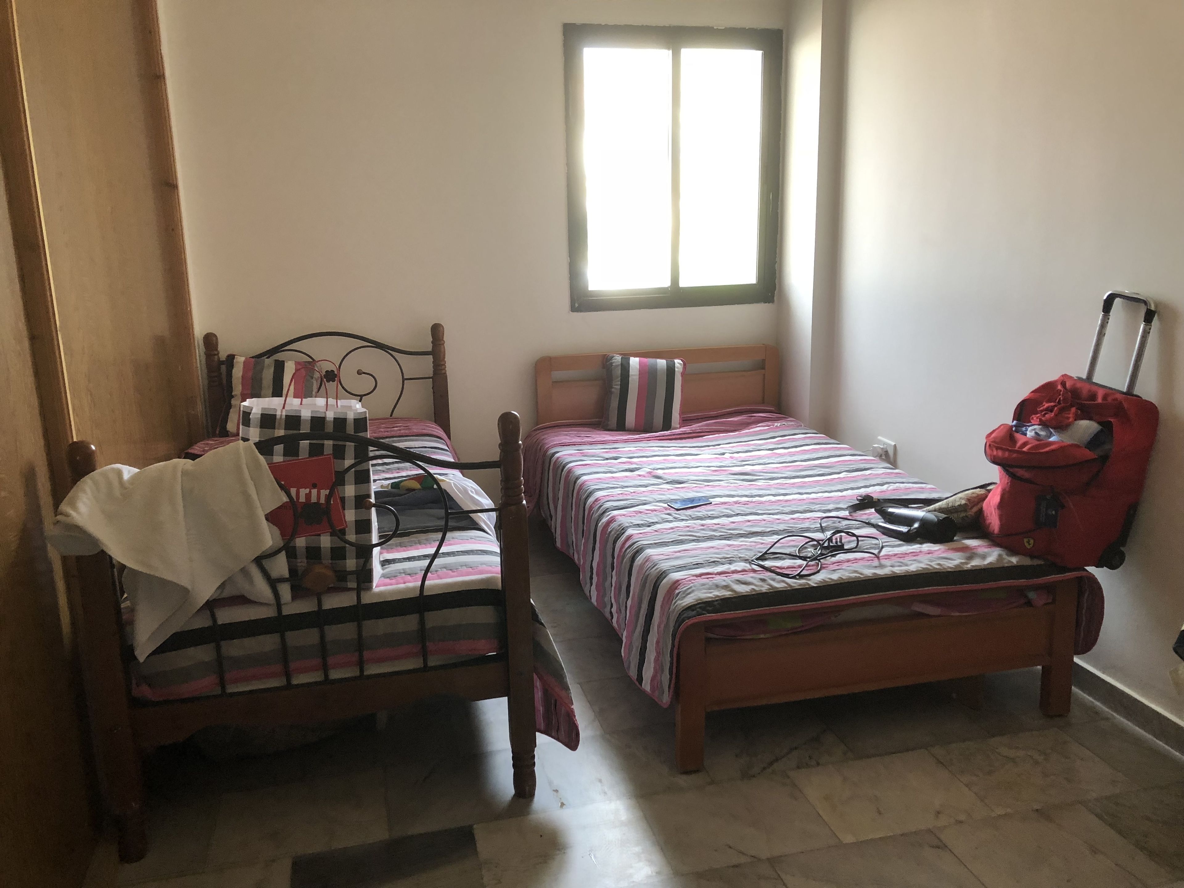 3 bedrooms, individually decorated, individually furnished, desk