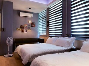 Desk, blackout drapes, soundproofing, free WiFi - Zhai Nan (Tainan)