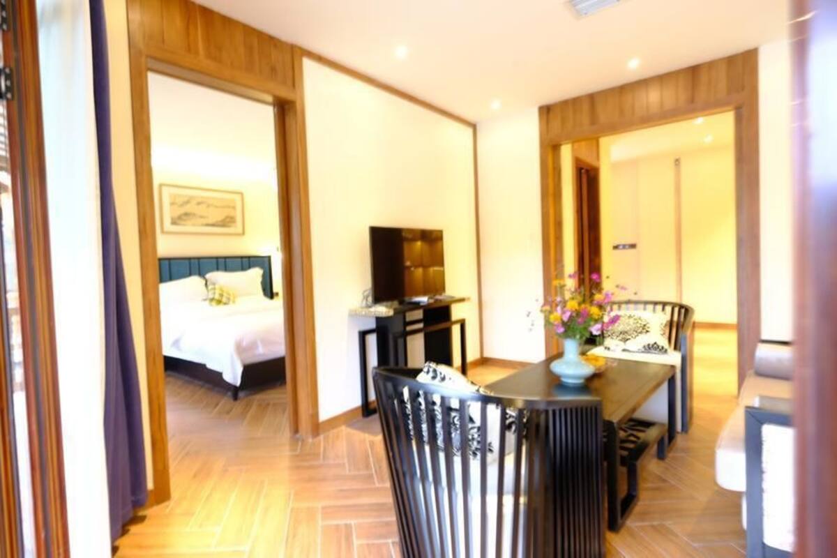 Suite Deluxe, 2 habitaciones | Escritorio, cortinas blackout, insonorización y wifi gratis