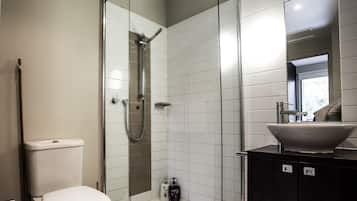 Standard Apartment, 2 Bedrooms, Non Smoking | Bathroom