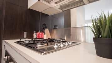 Standard Apartment, 2 Bedrooms, Non Smoking | 2 bedrooms, individually decorated, individually furnished