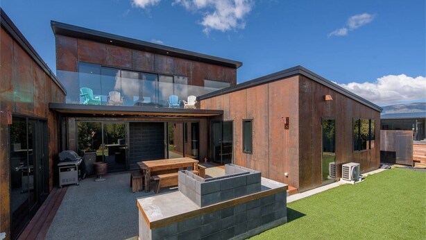 Unclassified image, 1 of 2, button - Holiday Vacancy Home on Infinity (Wanaka)