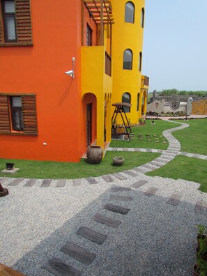 Exterior detail - Remember Sea View B&B (Huxi)