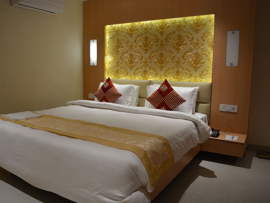 Cortinas blackout, wifi gratis y ropa de cama
