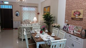 Desayuno completo incluido todos los días