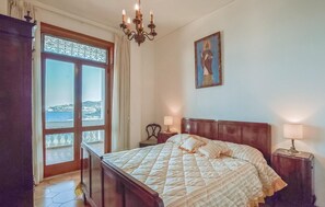 3 bedrooms, free WiFi - Stunning home in Lacco Ameno Ischia NA (Lacco Ameno Ischia NA)