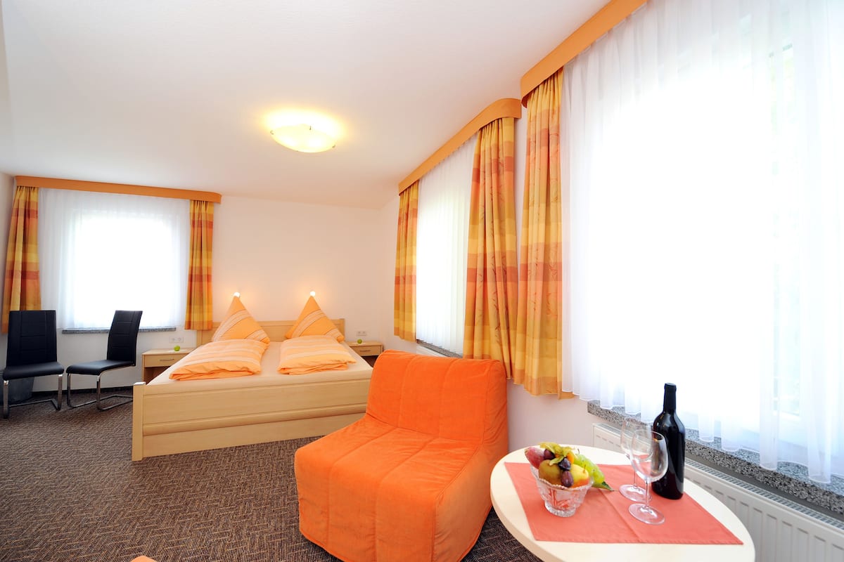 Comfort tweepersoonskamer | Babybedden, gratis wifi, beddengoed