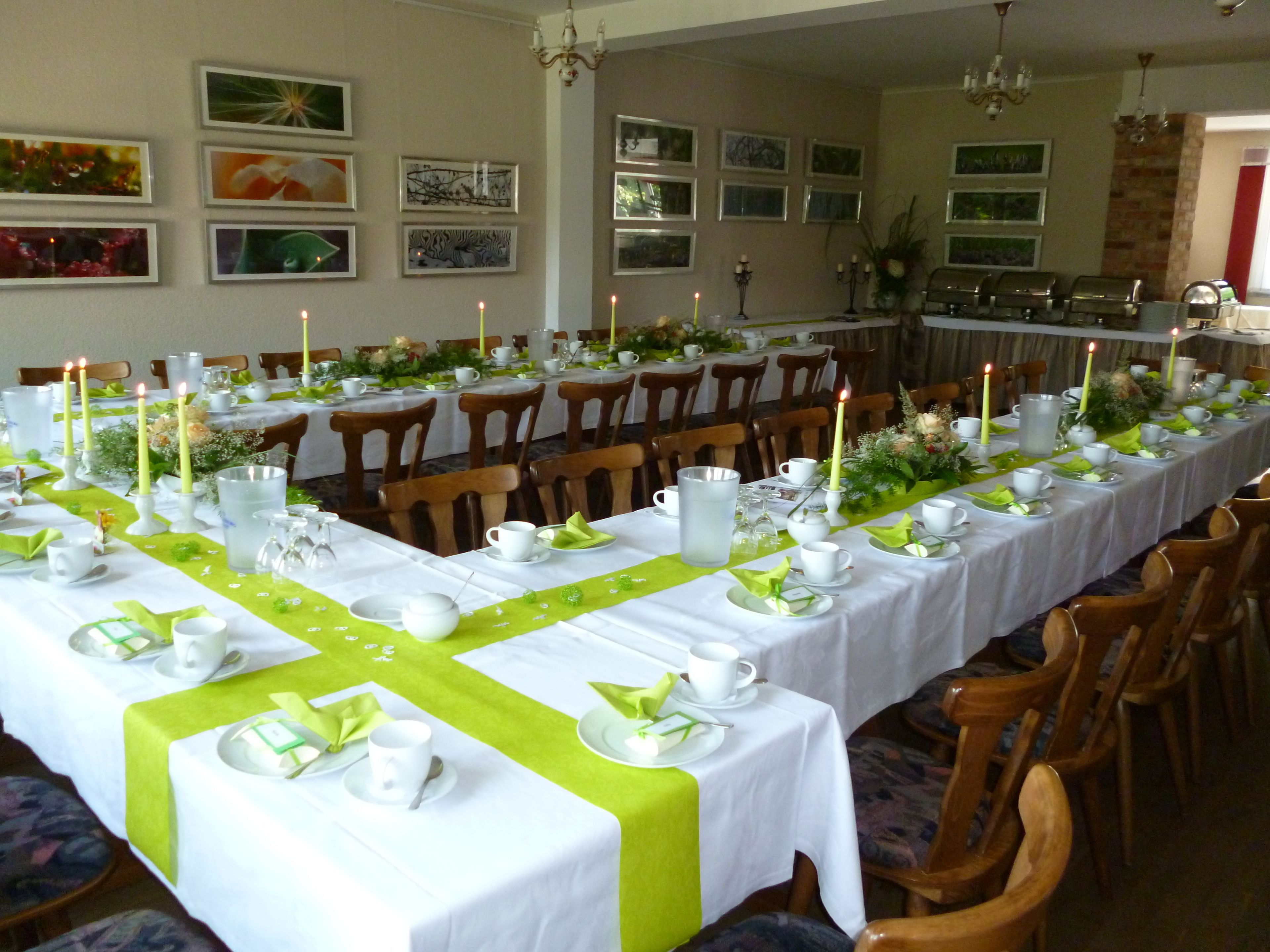 Breakfast, lunch, dinner served; international cuisine, garden views 