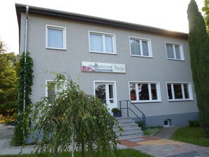 Property entrance - Hotel & Restaurant Zum Birkenhof (Großwoltersdorf)