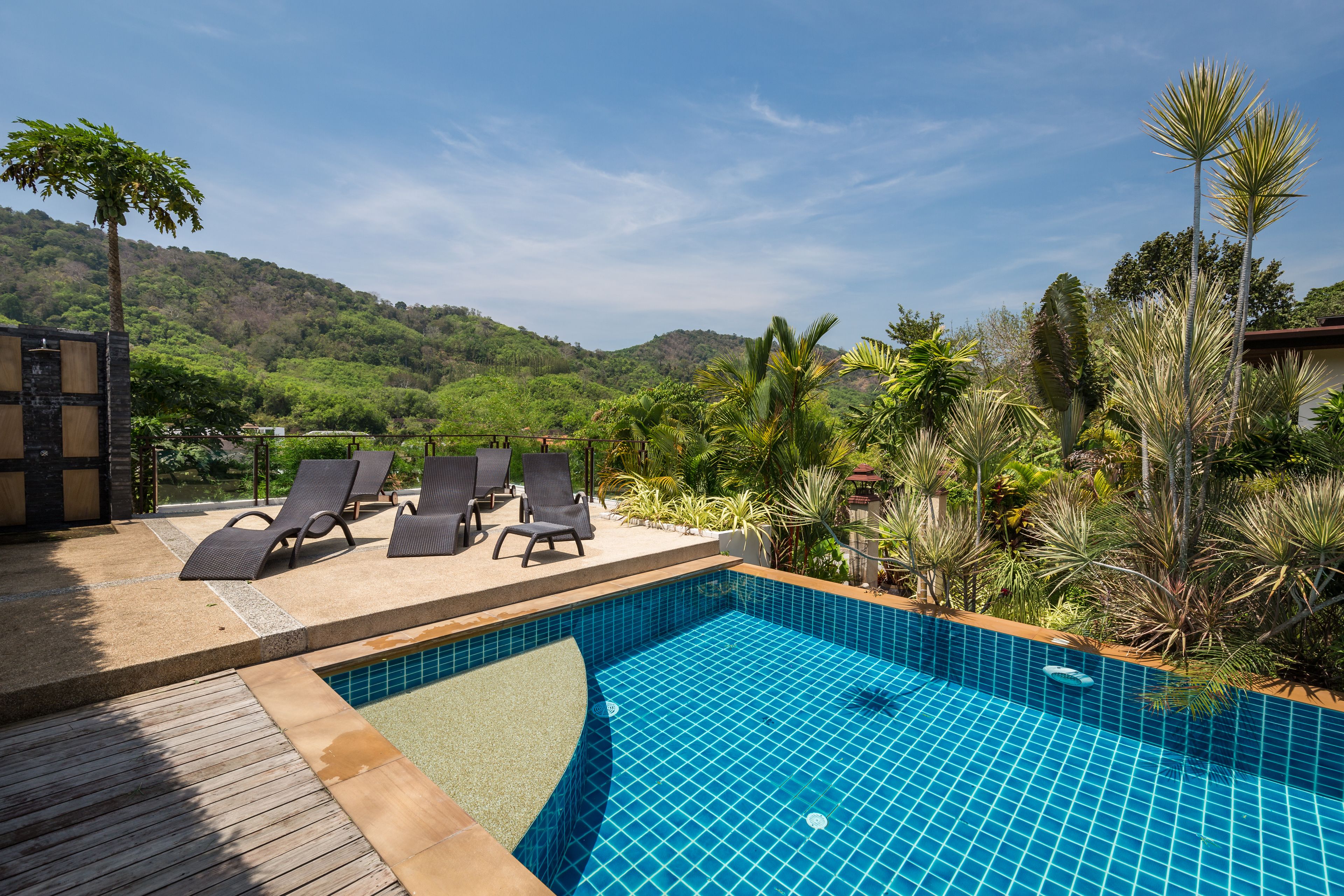 Kolam renang outdoor