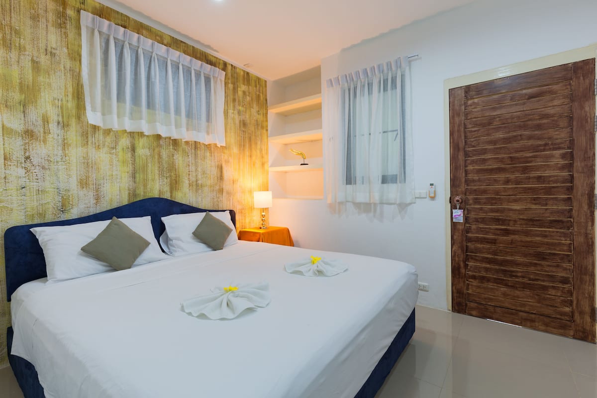 Basic Double Room | Blackout drapes, WiFi (free), bed sheets