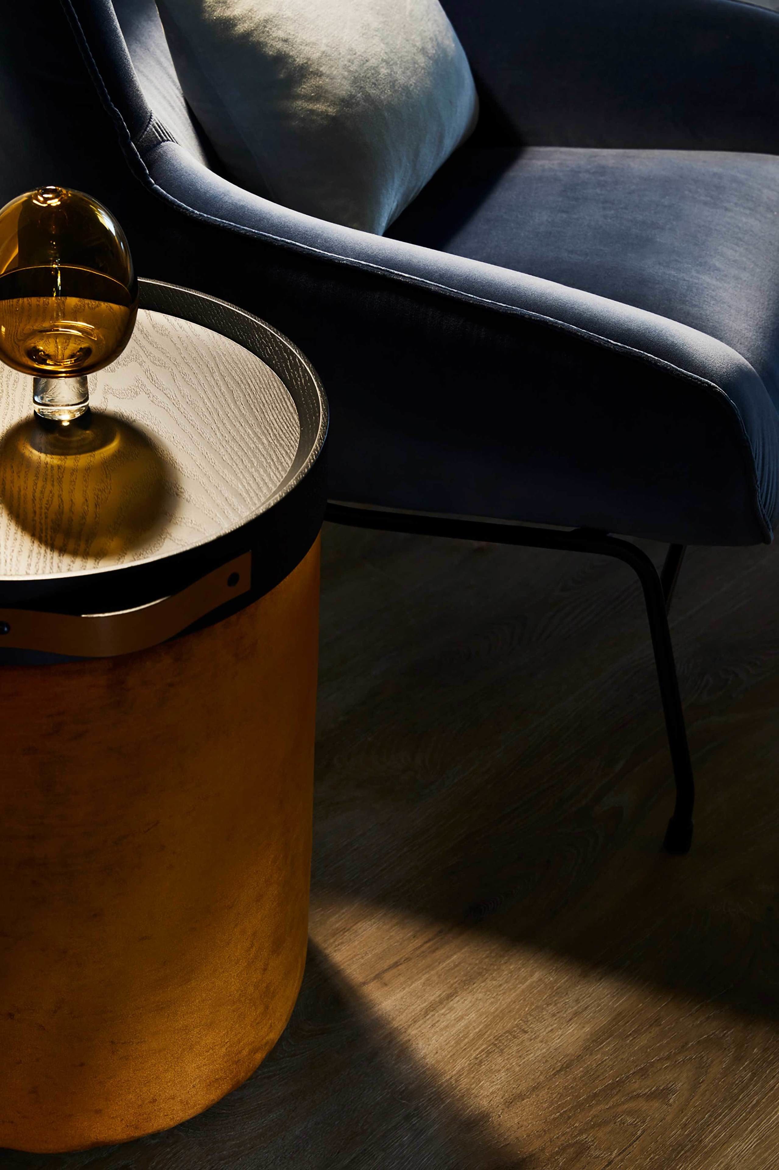 deluxe corner king | in-room dining