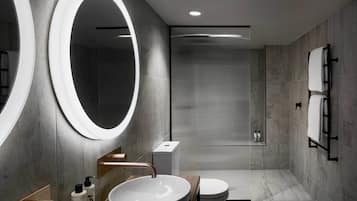 Shower kamar mandi