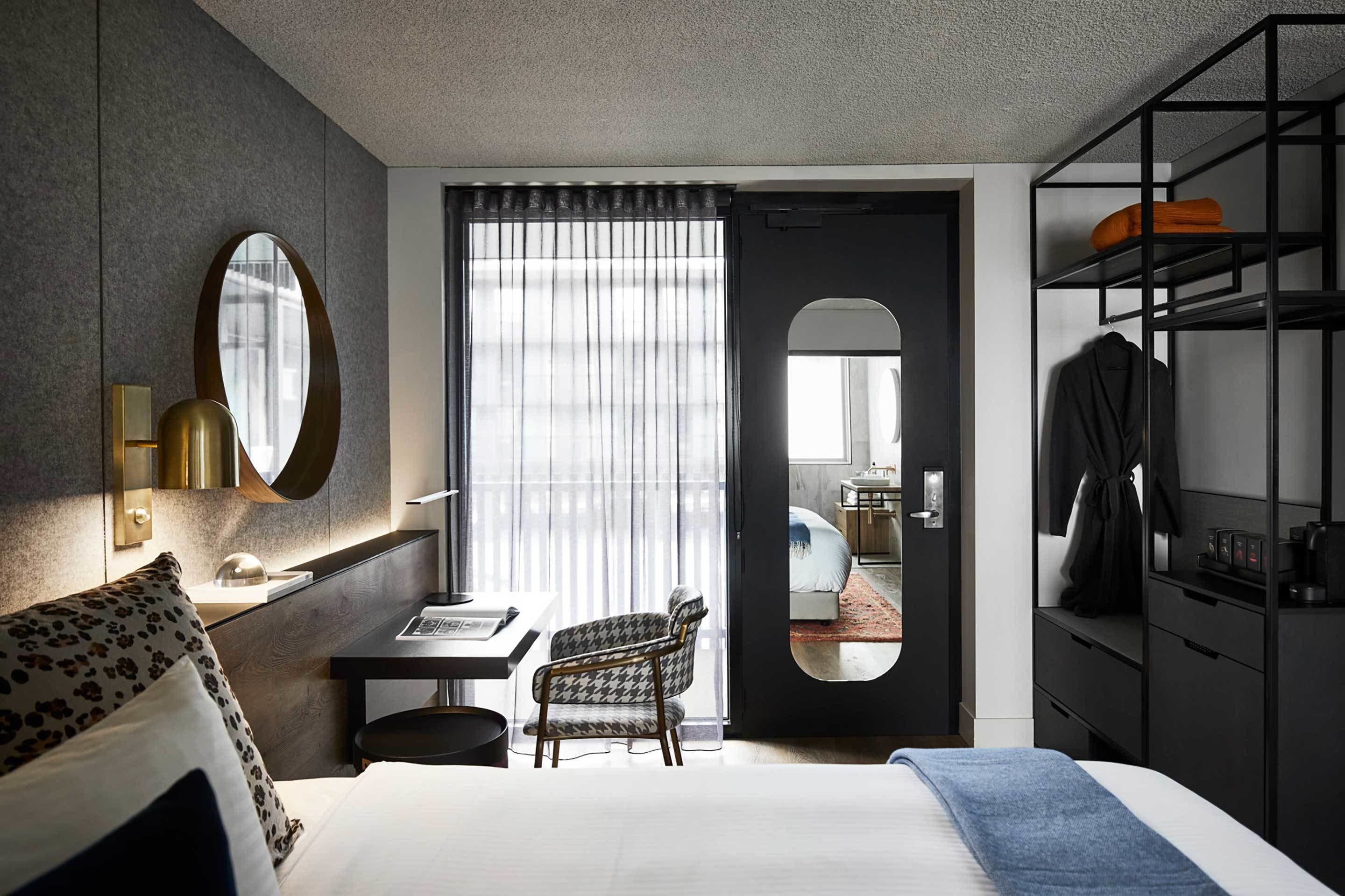 55-inch smart tv with digital channels, tv