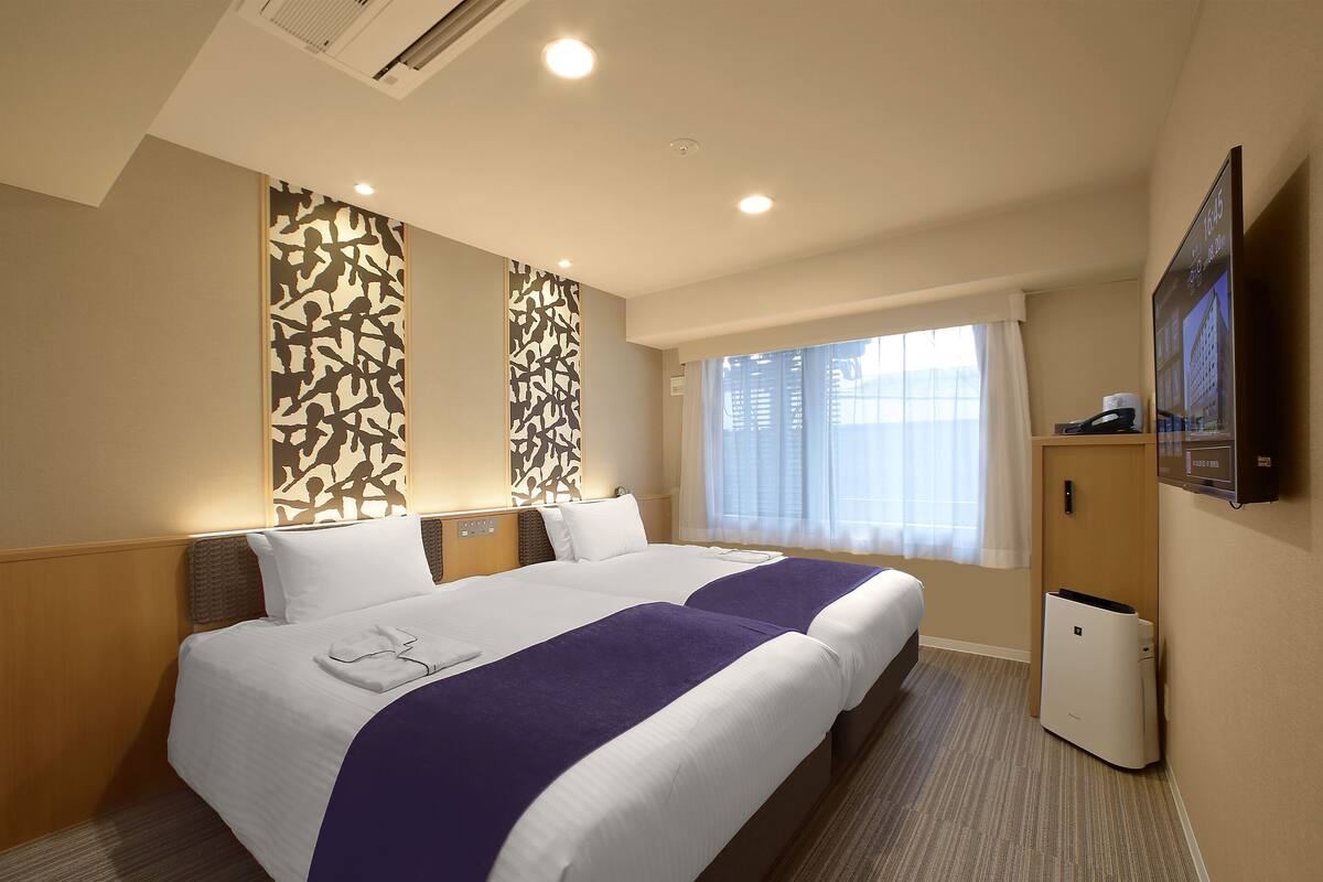 Superior Twin Room | In-room safe, WiFi (free), bed sheets