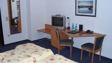 Desk, rollaway beds, bed sheets