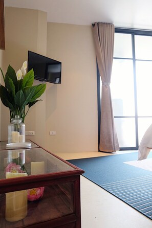 Standard Double Room (C) | Living room