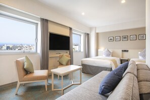 Familierom, ikke-røyk | Sengetøy av topp kvalitet, skrivebord, wi-fi (inkludert) og sengetøy