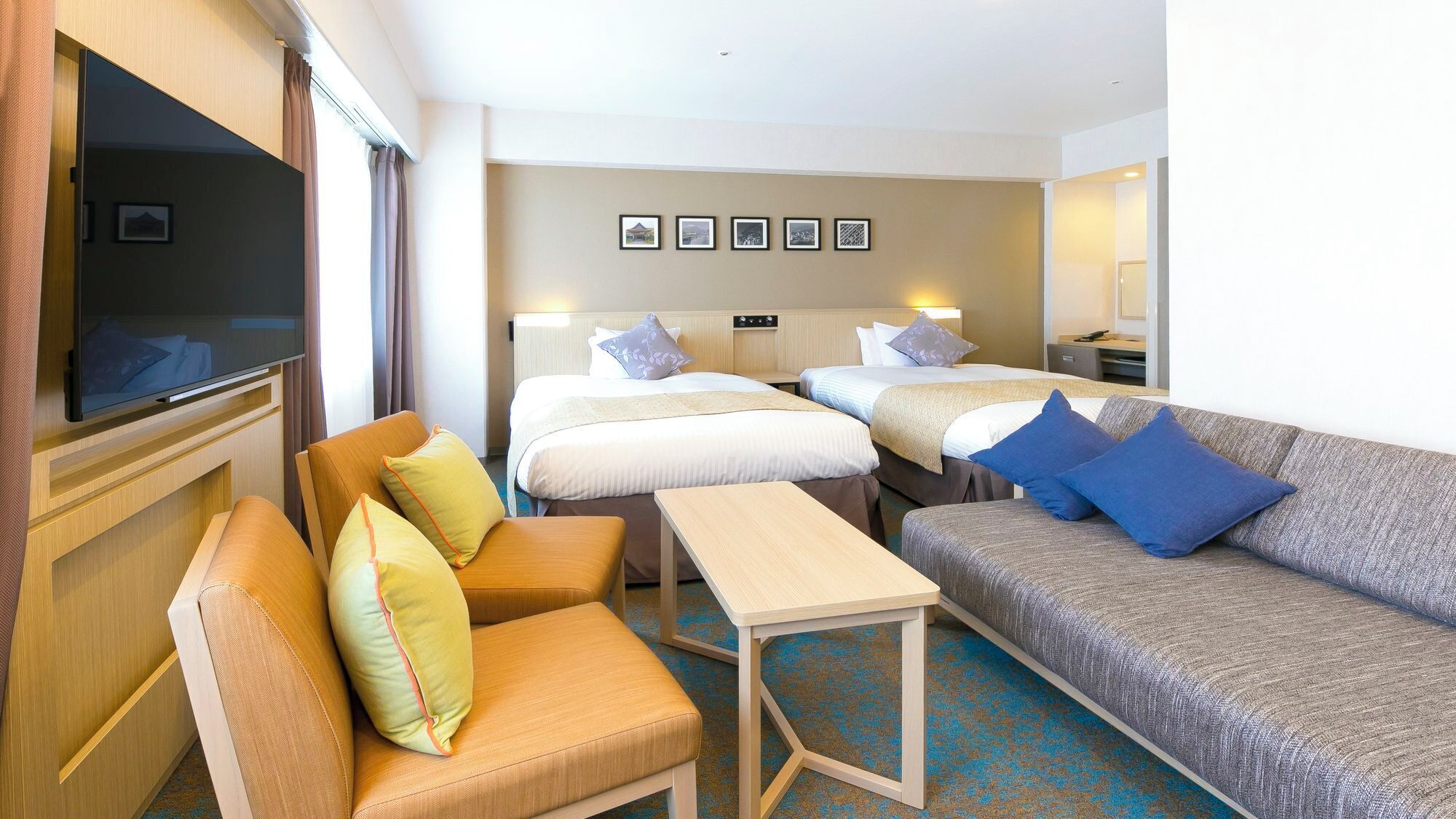 Luxe beddengoed, een bureau, gratis wifi, beddengoed