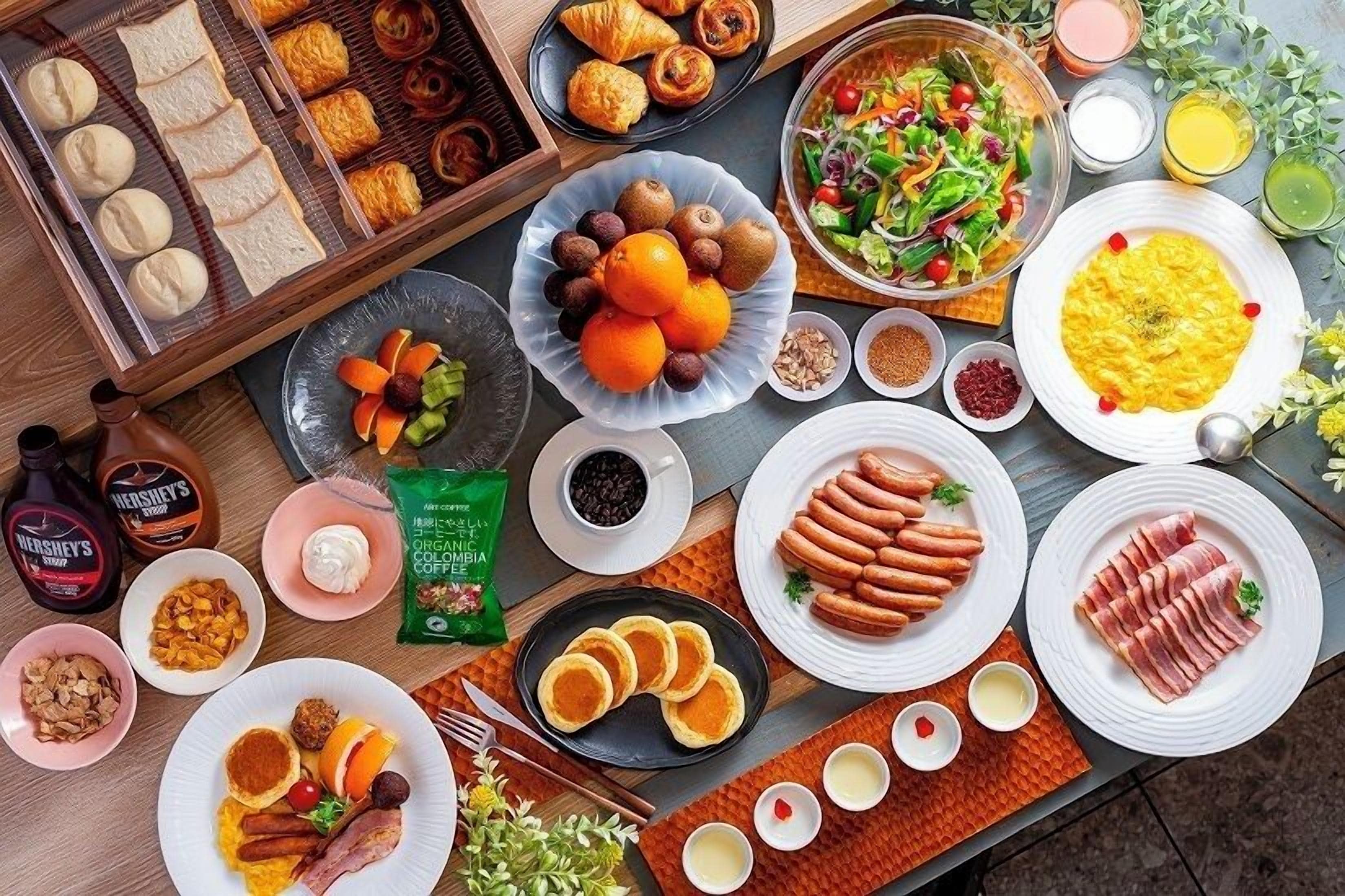 daily buffet breakfast (jpy 1600 per person)