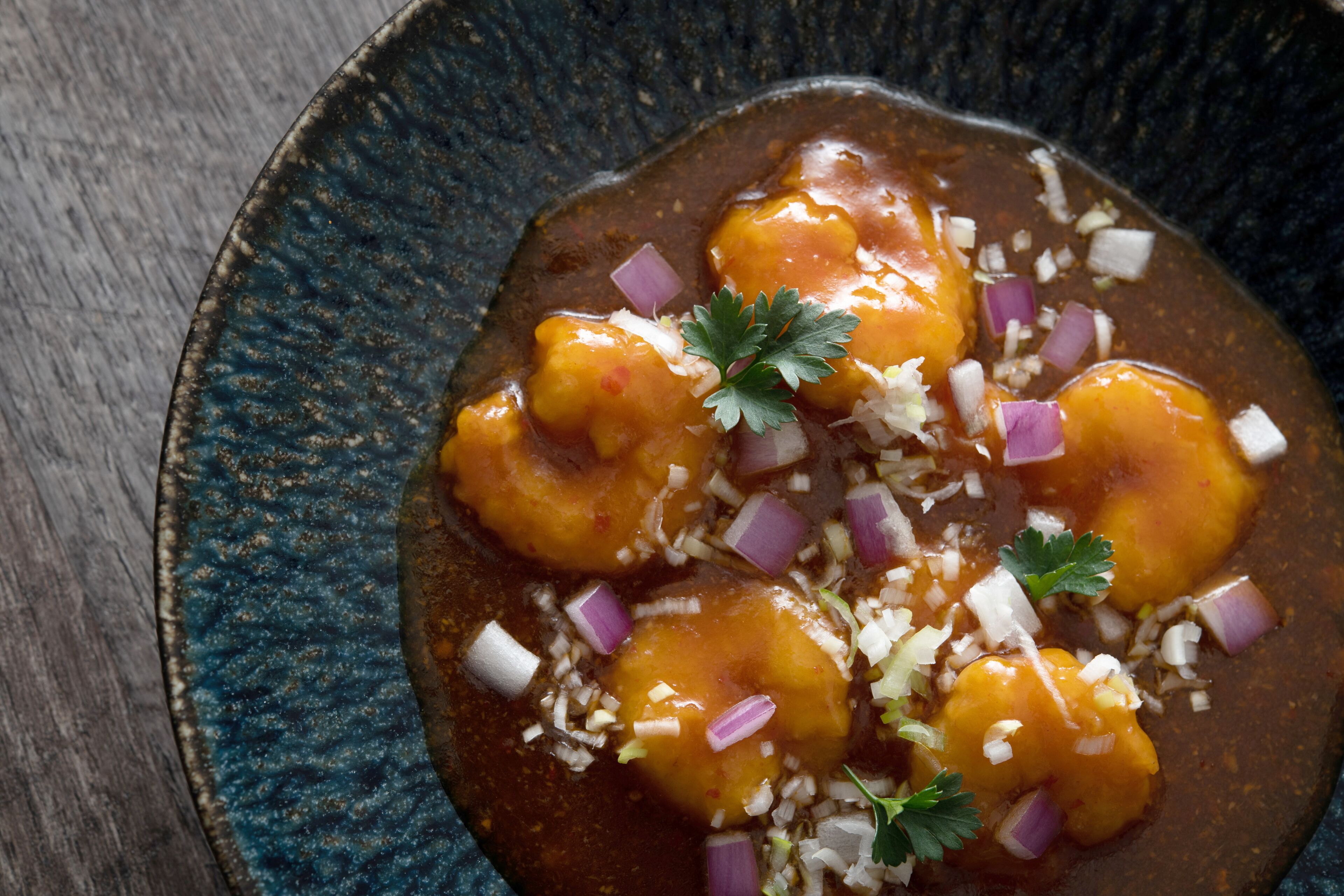 breakfast, lunch and dinner served