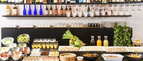 Breakfast, lunch and dinner served