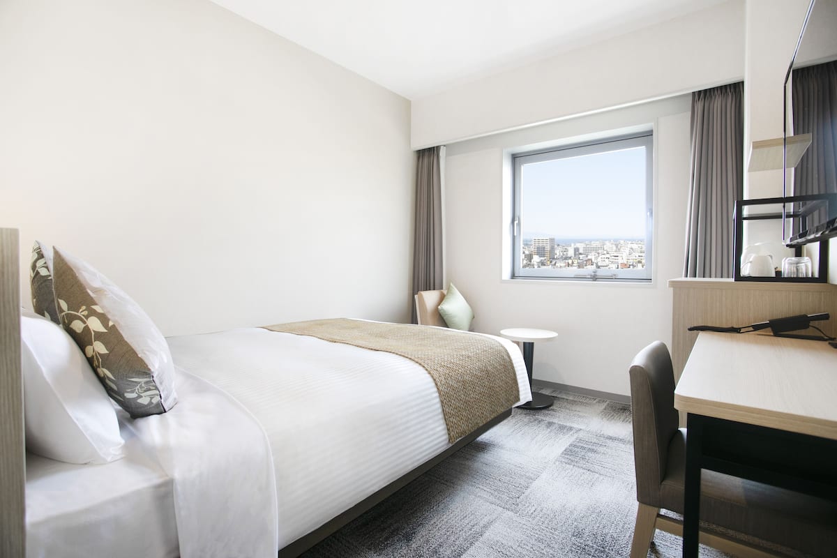 Premium bedding, desk, free WiFi, bed sheets