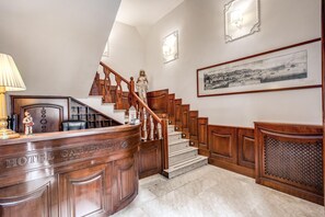 Lobby - Garibaldi Suite (Naples)