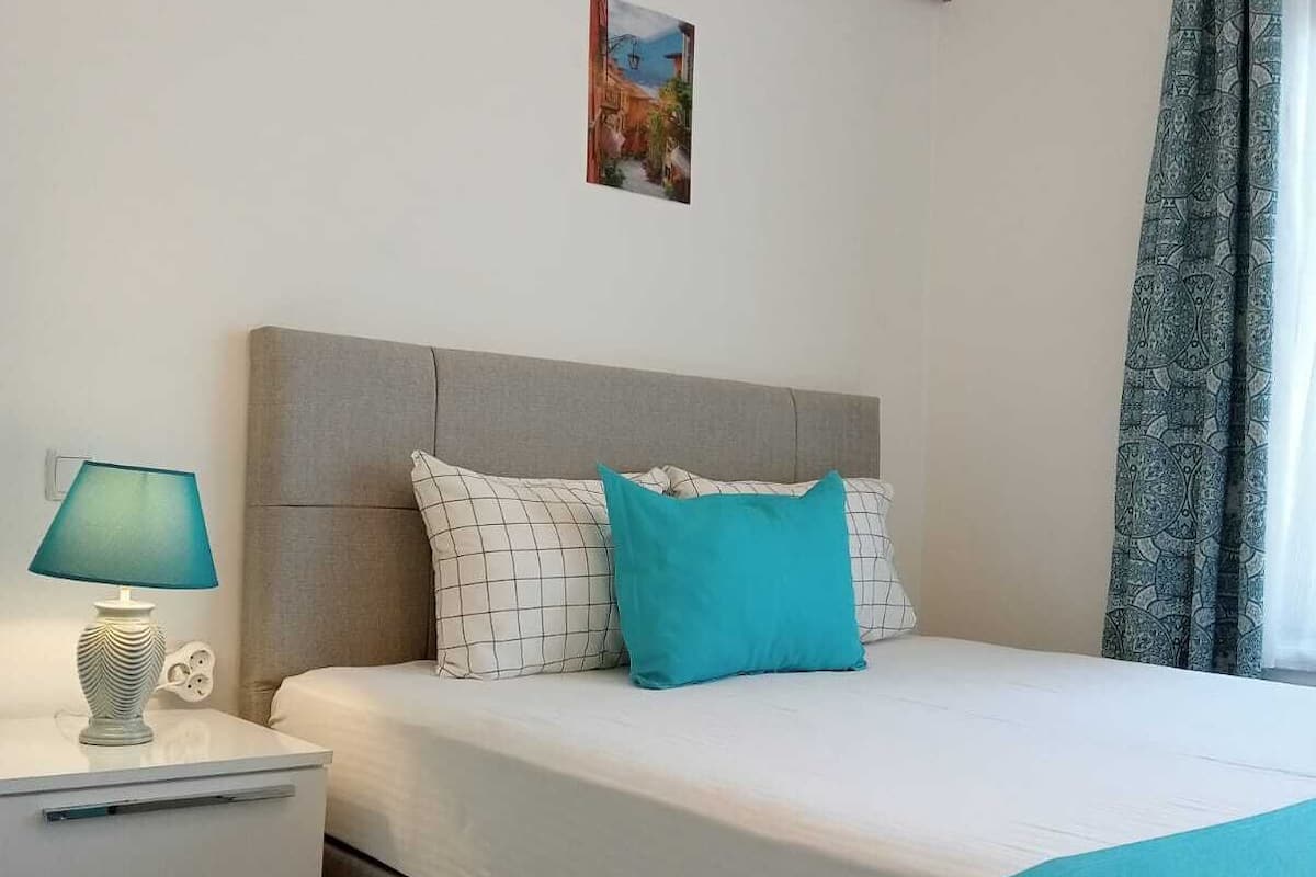 Standard Double Room | Egyptian cotton sheets, premium bedding, minibar, blackout drapes