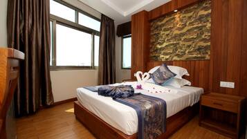 Minibar, coffres-forts dans les chambres, bureau, chambres insonorisées