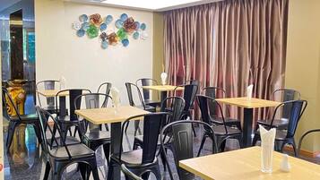 Spécialités Cuisine locale et internationale