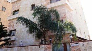 Front of property - Keren Apartments (Tel Aviv)