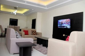 Flat-screen TV - Vulcan Suites (Abuja)