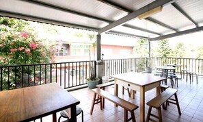 Free daily local cuisine breakfast - Sun Moon Flower Homestay (Yuchi)