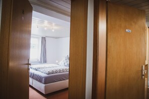 遮光布/窗簾、隔音、熨斗/熨衣板、免費無線上網