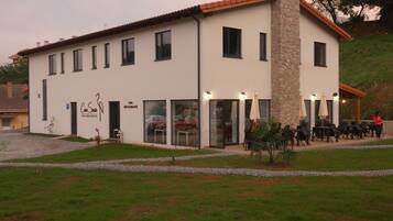 Petit déjeuner buffet servi tous les jours en supplément