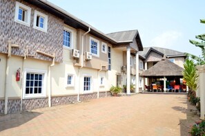 Exterior - Unique Didis Royal Hotel & Suites (Lagos)