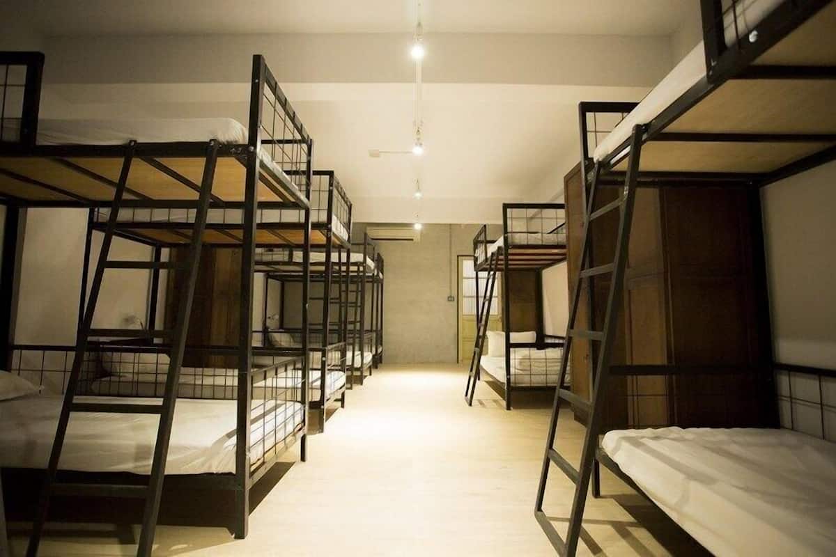 Dormitorio compartido (10 People) | Cortinas blackout, wifi gratis y ropa de cama