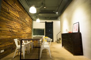 冰箱、電熱水壺