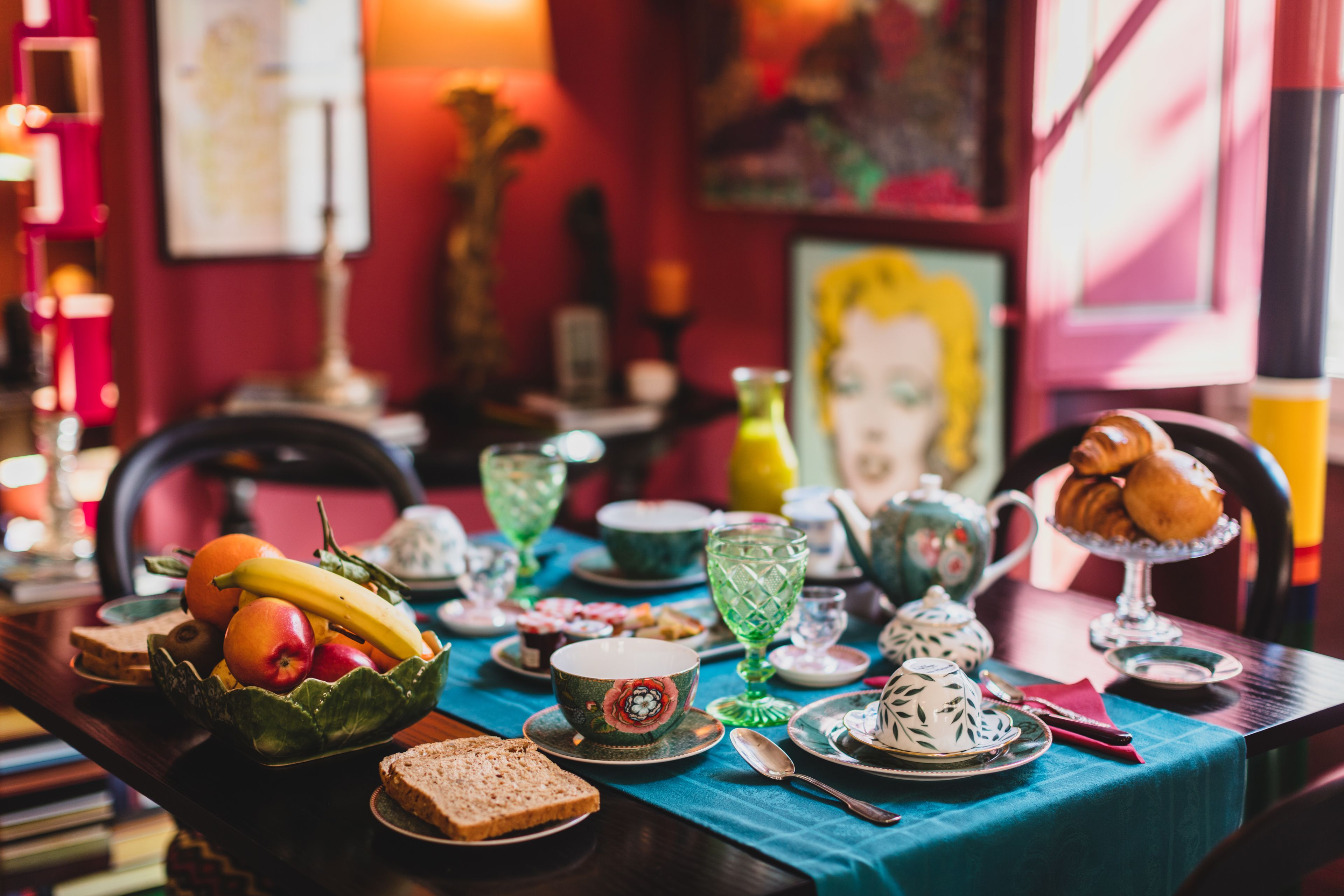 Free daily full breakfast 