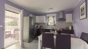 Villa, 3 Bedrooms, Private Pool | Private kitchen | Full-sized fridge, microwave, oven, stovetop